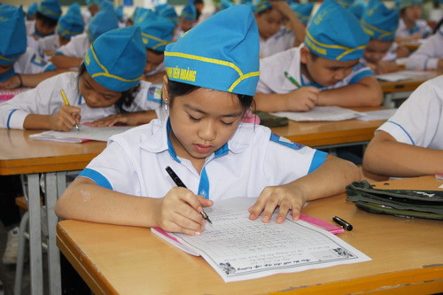 Phú Thọ chú trọng rèn luyện nhiều kỹ năng cho học sinh, trong đó có kỹ năng viết chữ đẹp cũng được tổ chức bài bản thông qua sân chơi quy mô toàn tỉnh Phú Thọ chú trọng rèn luyện nhiều kỹ năng cho học sinh, trong đó có kỹ năng viết chữ đẹp cũng được tổ chức bài bản thông qua sân chơi quy mô toàn tỉnh