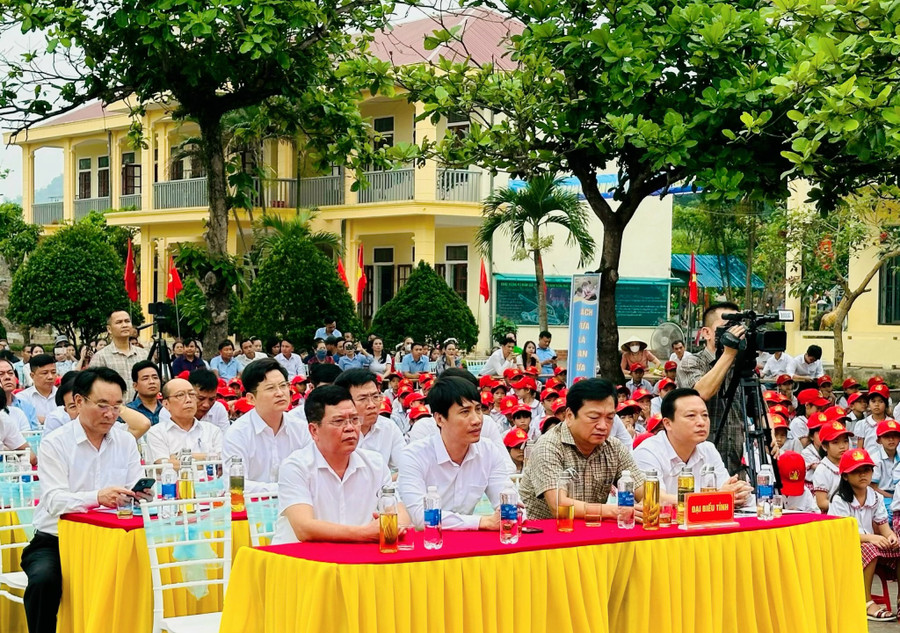 Các đại biểu tham gia buổi Lễ. (Ảnh: H.A.)