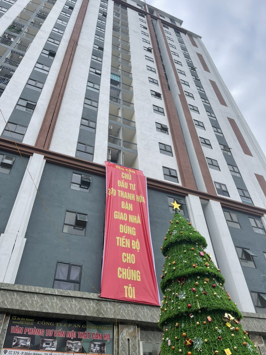 Chung cư 379 vẫn chưa đủ thủ tục pháp lý để bàn giao. Chung cư 379 vẫn chưa đủ thủ tục pháp lý để bàn giao.