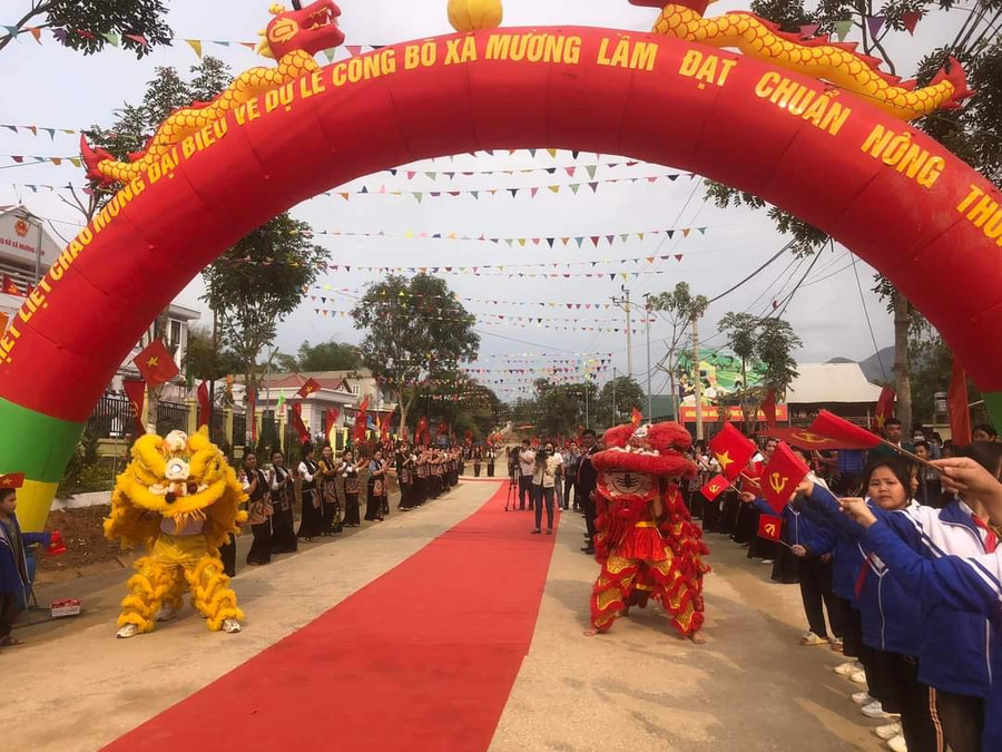 Mường Lầm là xã thứ 3 của huyện Sông Mã về đích nông thôn mới. Mường Lầm là xã thứ 3 của huyện Sông Mã về đích nông thôn mới.