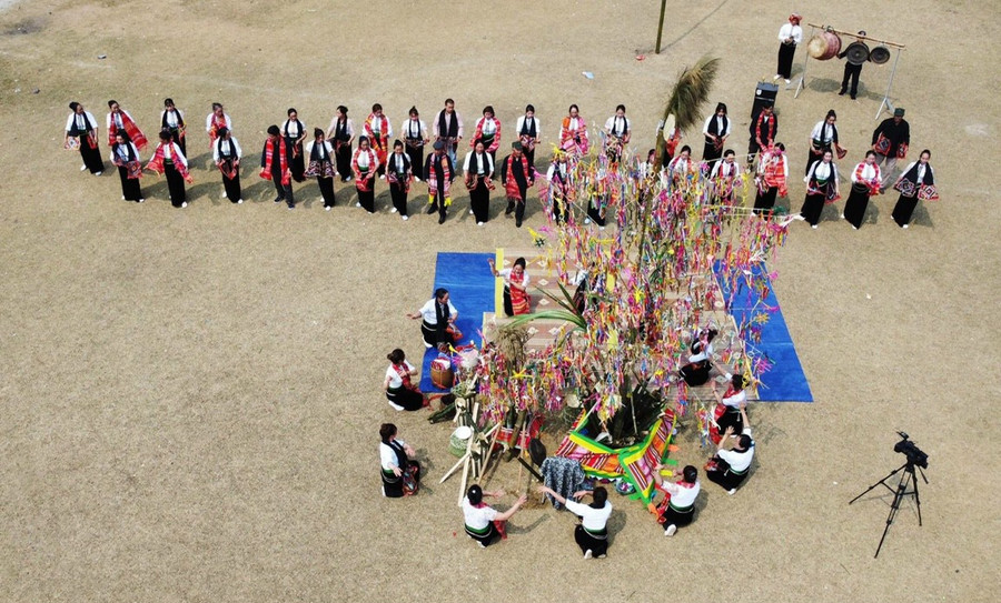 Việc tổ chức Lễ hội cầu mưa, nhằm mục đích củng cố và nâng cao hiểu biết của người dân về tầm quan trọng của nguồn nước, đồng thời giáo dục con cháu về ý thức bảo vệ môi trường sinh thái. Việc tổ chức Lễ hội cầu mưa, nhằm mục đích củng cố và nâng cao hiểu biết của người dân về tầm quan trọng của nguồn nước, đồng thời giáo dục con cháu về ý thức bảo vệ môi trường sinh thái.