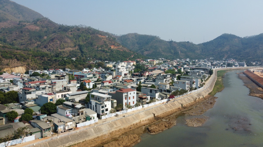 Một góc khu dân cư của huyện Sông Mã. Một góc khu dân cư của huyện Sông Mã.