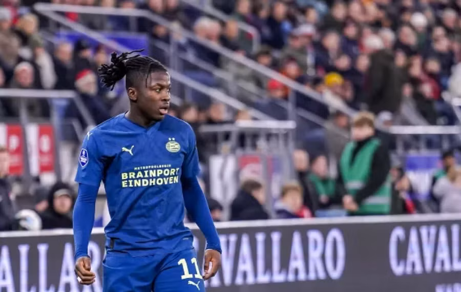 Johan Bakayoko có thể là sự lựa chọn hoàn hảo cho Man Utd. Không những thế, anh còn được nhiều đội bóng Anh khác muốn sớm sở hữu. Johan Bakayoko có thể là sự lựa chọn hoàn hảo cho Man Utd. Không những thế, anh còn được nhiều đội bóng Anh khác muốn sớm sở hữu.