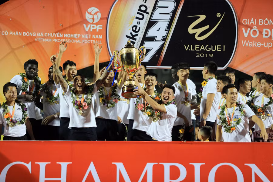 Các cầu thủ Hà Nội FC trong ngày đăng quang V-League 2019.