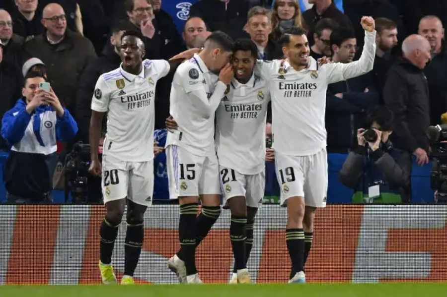 Real Madrid vào bán kết Champions League khi thắng Chelsea với tổng tỷ số 4-0. Real Madrid vào bán kết Champions League khi thắng Chelsea với tổng tỷ số 4-0.