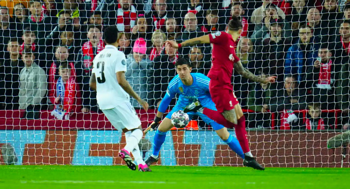 Pha đánh gót giúp Nunez mở tỷ số trước Real Madrid. Pha đánh gót giúp Nunez mở tỷ số trước Real Madrid.