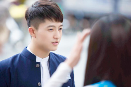 Midu bị “soái ca ngôn tình” Harry Lu bắt cóc bằng siêu xe - Ảnh 3 Midu bi “soai ca ngon tinh” Harry Lu bat coc bang sieu xe - Anh 3