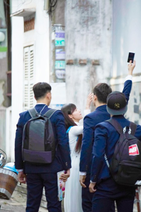 Midu bị “soái ca ngôn tình” Harry Lu bắt cóc bằng siêu xe - Ảnh 2 Midu bi “soai ca ngon tinh” Harry Lu bat coc bang sieu xe - Anh 2