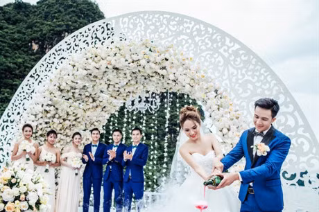 Su that ve dam cuoi long lay cua Huong Giang idol - Anh 4