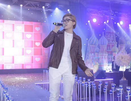 Viet Huong quay tung bung trong dam cuoi 3 ti cua DJ Quang Tran - Anh 8