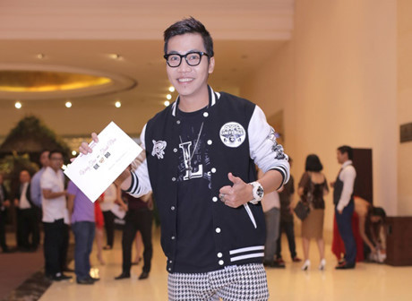 Việt Hương quậy tưng bừng trong đám cưới 3 tỉ của DJ Quang Trần - Ảnh 15 Viet Huong quay tung bung trong dam cuoi 3 ti cua DJ Quang Tran - Anh 15