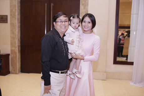 Việt Hương quậy tưng bừng trong đám cưới 3 tỉ của DJ Quang Trần - Ảnh 10 Viet Huong quay tung bung trong dam cuoi 3 ti cua DJ Quang Tran - Anh 10