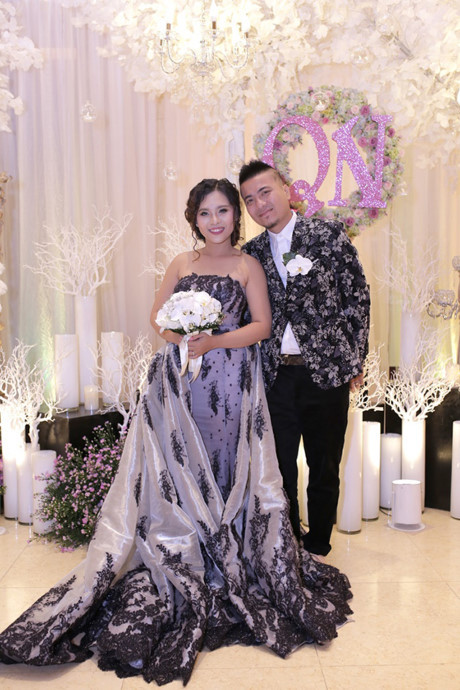 Việt Hương quậy tưng bừng trong đám cưới 3 tỉ của DJ Quang Trần - Ảnh 1 Viet Huong quay tung bung trong dam cuoi 3 ti cua DJ Quang Tran - Anh 1