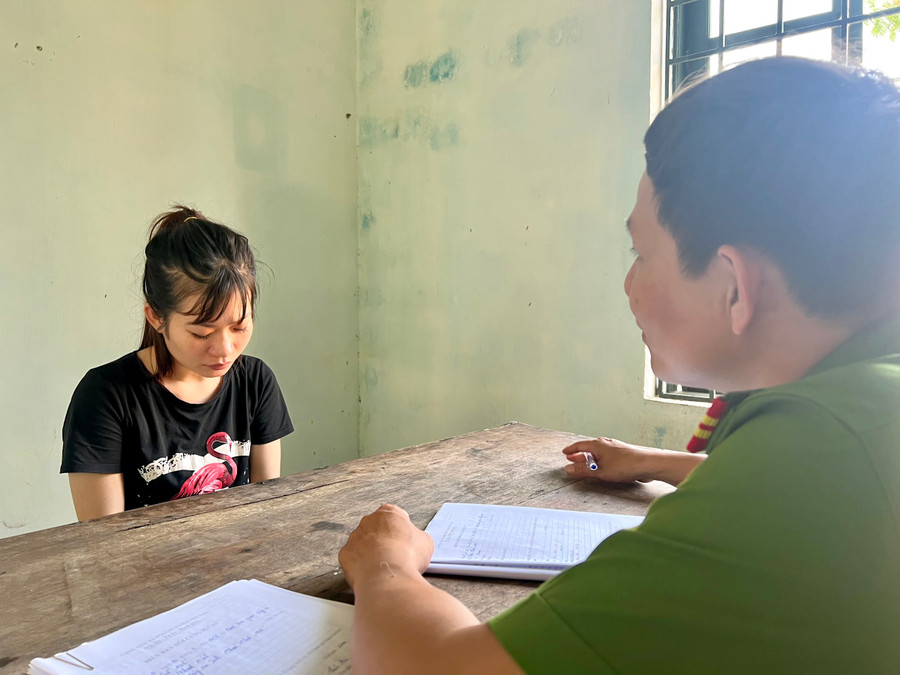 Đối tượng Nguyễn Thị Anh Thi tại cơ quan Công an (Ảnh: CACC). Đối tượng Nguyễn Thị Anh Thi tại cơ quan Công an (Ảnh: CACC).