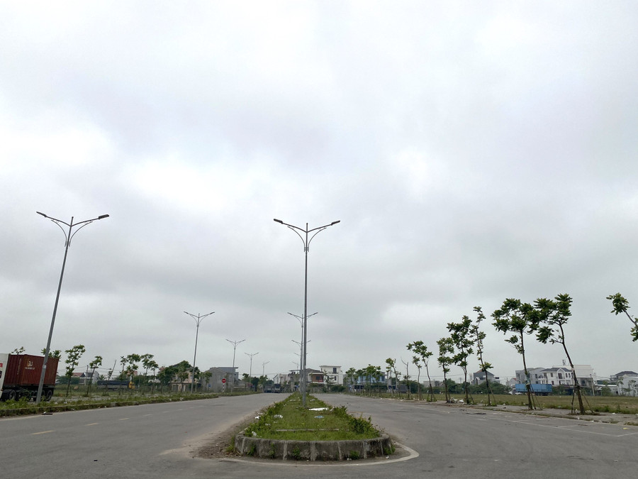 Khu quy hoạch dân cư phường Hương Sơ (TP Huế, tỉnh Thừa Thiên - Huế) - nơi người dân phản ánh tình trạng vứt kim tiêm bừa bãi. Khu quy hoạch dân cư phường Hương Sơ (TP Huế, tỉnh Thừa Thiên - Huế) - nơi người dân phản ánh tình trạng vứt kim tiêm bừa bãi.