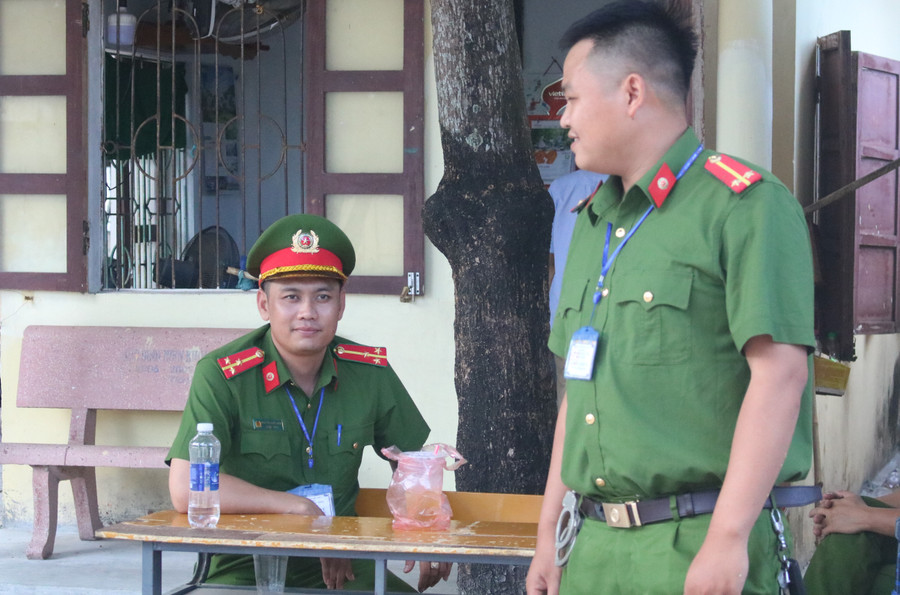 An ninh tại các điểm thi luôn được đảm bảo. (Ảnh: Tiến Hiệp) An ninh tại các điểm thi luôn được đảm bảo. (Ảnh: Tiến Hiệp)