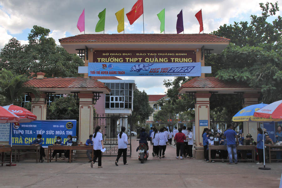 Điểm thi Trường THPT Quang Trung. (Ảnh: Tiến Hiệp) Điểm thi Trường THPT Quang Trung. (Ảnh: Tiến Hiệp)