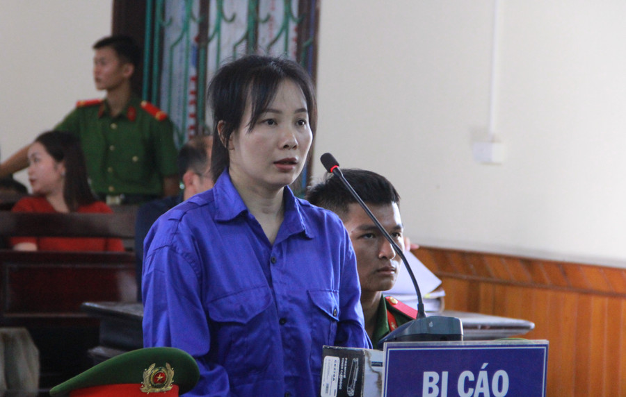 Bị cáo Hoàng Thị Thảo tại phiên xét xử sơ thẩm. (Ảnh: T.H)