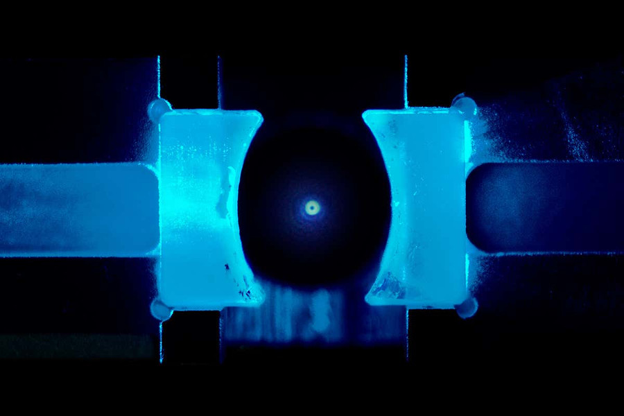 Độ 0 tuyệt đối có thể tạo ra hiện tượng lượng tử siêu lỏng hoặc siêu dẫn. Độ 0 tuyệt đối có thể tạo ra hiện tượng lượng tử siêu lỏng hoặc siêu dẫn.