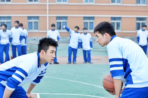 Thượng Ẩn bị cấm chiếu 1