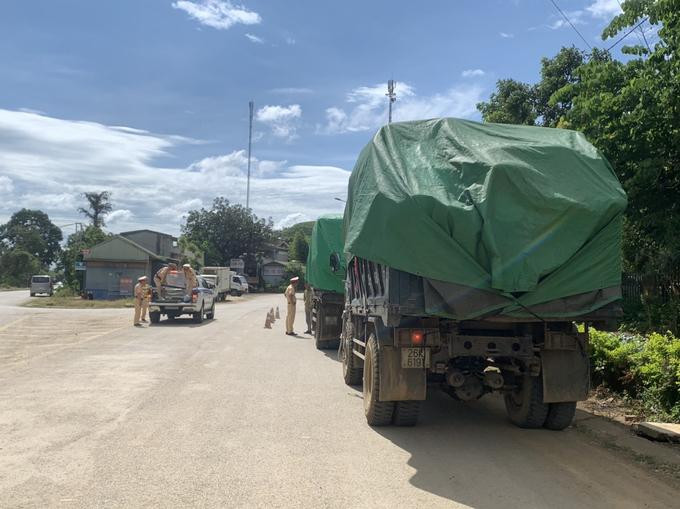 Lực lượng chức năng quyết tâm &apos;mạnh tay&apos; với xe quá tải, quá khổ và cơi nới thành, thùng.