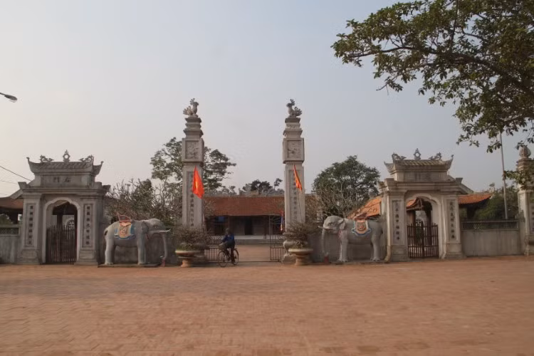 Đền thờ Trạng nguyên Nguyễn Hiền tại thôn Dương A.