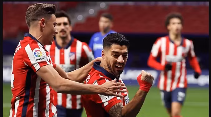 Suarez đang bùng nổ trong màu áo Atletico Madrid.