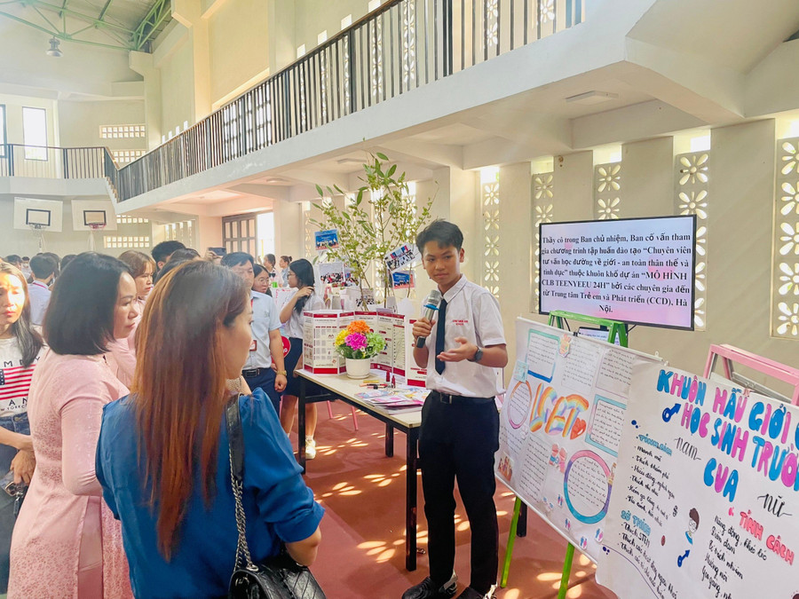 Các em mạnh dạn bày tỏ những hiểu biết về giới và tình dục.