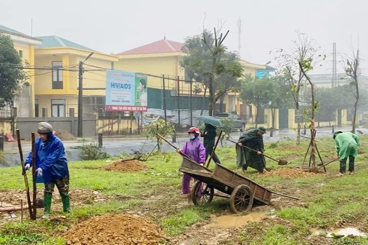 Thị trấn Cẩm Xuyên ra quân “Tết trồng cây đời đời nhớ ơn Bác Hồ” xuân Giáp Thìn 2024.