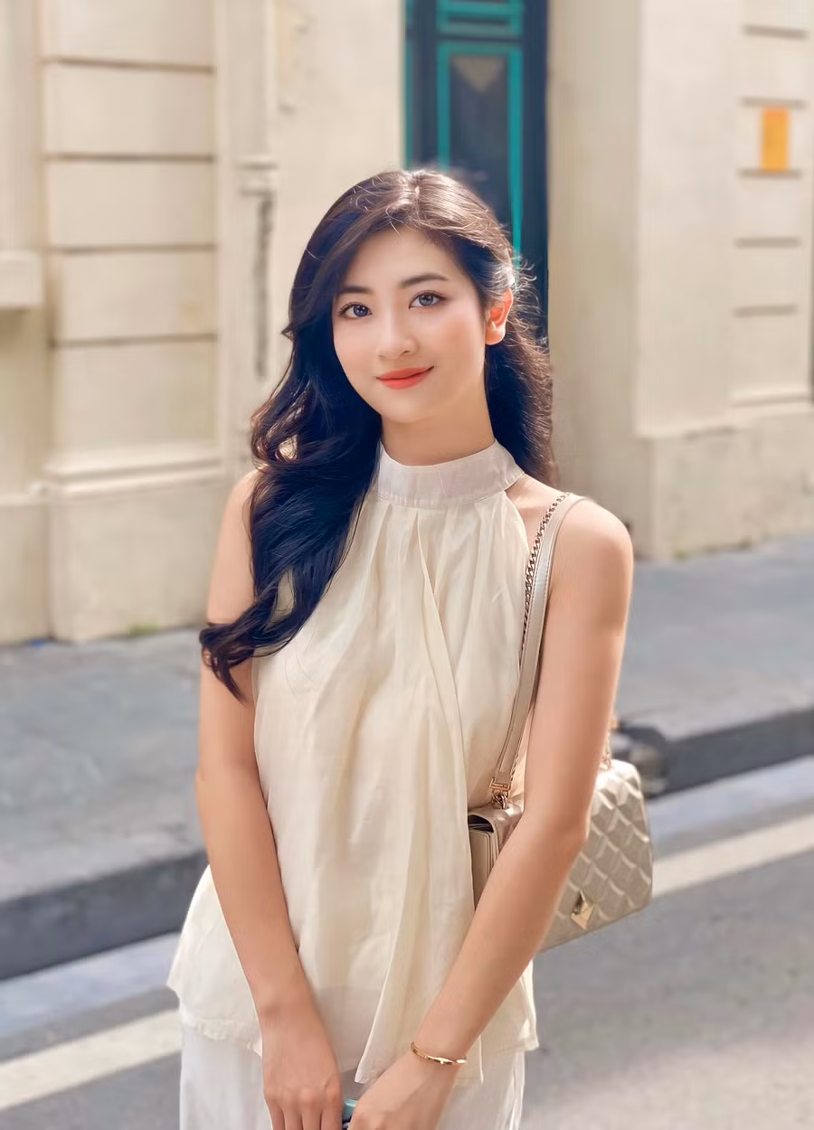 Diễn viên Linh Chi.