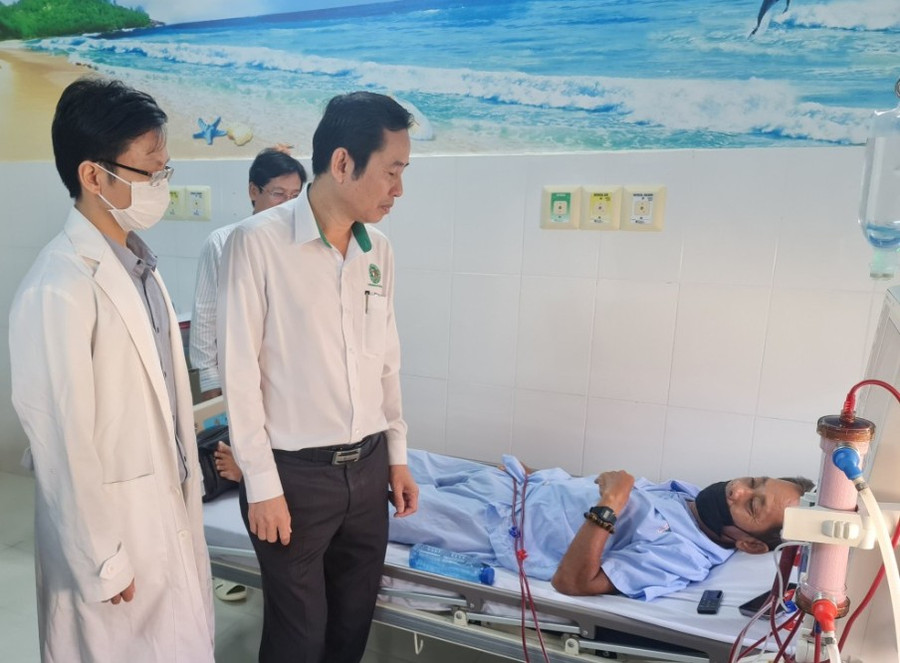 BSCKII Trần Văn Khanh - Giám đốc Bệnh viện Lê Văn Thịnh luôn mong muốn bệnh nhân được sống vui, sống khỏe và hạnh phúc. BSCKII Trần Văn Khanh - Giám đốc Bệnh viện Lê Văn Thịnh luôn mong muốn bệnh nhân được sống vui, sống khỏe và hạnh phúc.