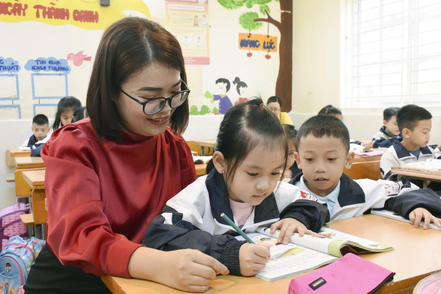 Cô giáo Trương Thị Hiền, Trường Tiểu học Tân Định (Hoàng Mai, Hà Nội). Ảnh minh họa: INT