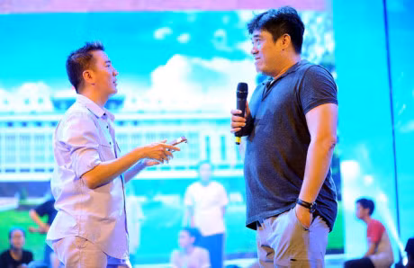 Dang hat nhac do, Dam Vinh Hung bat ngo nhay hiphop - Anh 9