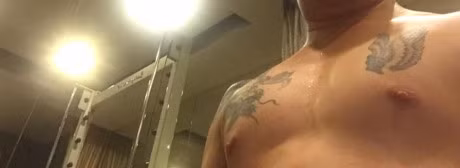 Dam Vinh Hung khoe co bap cuon cuon, vong nguc vam vo - Anh 4