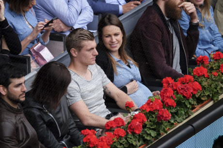 Vợ Toni Kroos bụng bầu sang Pháp cổ vũ cho chồng - Ảnh 5 Vo Toni Kroos bung bau sang Phap co vu cho chong - Anh 5