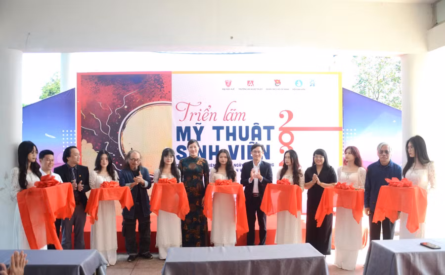 Trường ĐH Nghệ thuật, ĐH Huế tổ chức triển lãm mỹ thuật sinh viên năm 2024.