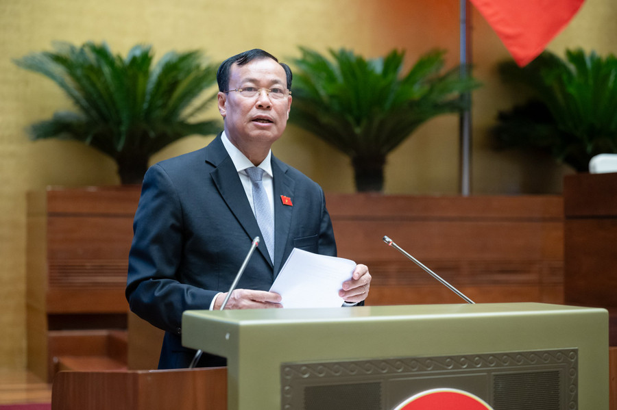 Chủ nhiệm Uỷ ban Quốc phòng - An ninh Lê Tấn Tới. Chủ nhiệm Uỷ ban Quốc phòng - An ninh Lê Tấn Tới.