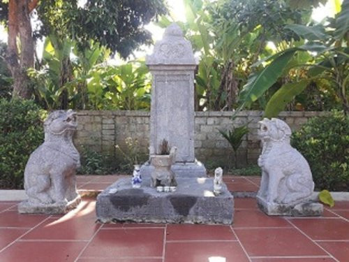 Văn bia ghi chép công lao, danh thứ người đỗ đạt của dòng họ Lê Sỹ tại đền thờ ba Tiến sĩ họ Lê.