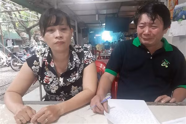 Ông Lê Văn Dư và vợ là bà Trần Thị Mỹ Hiệp, hai đương sự liên quan vụ án.