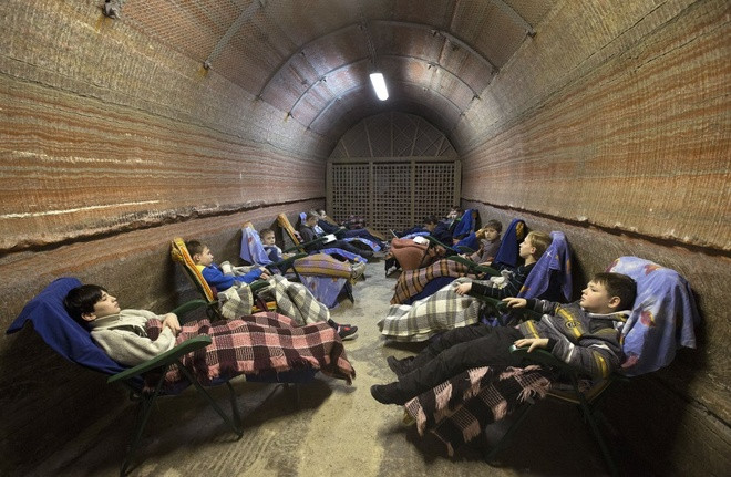 Trị liệu trong mỏ muối sâu trăm mét dưới lòng đất ảnh 5