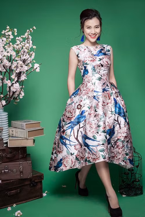 a hau hoang oanh goi y mix do cho phai dep dau xuan hinh anh 14