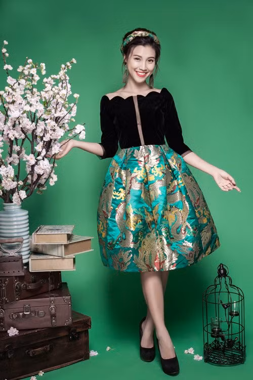 a hau hoang oanh goi y mix do cho phai dep dau xuan hinh anh 5