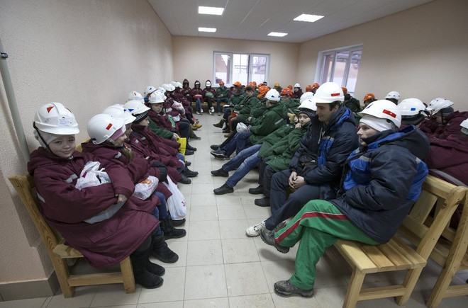 Trị liệu trong mỏ muối sâu trăm mét dưới lòng đất ảnh 4