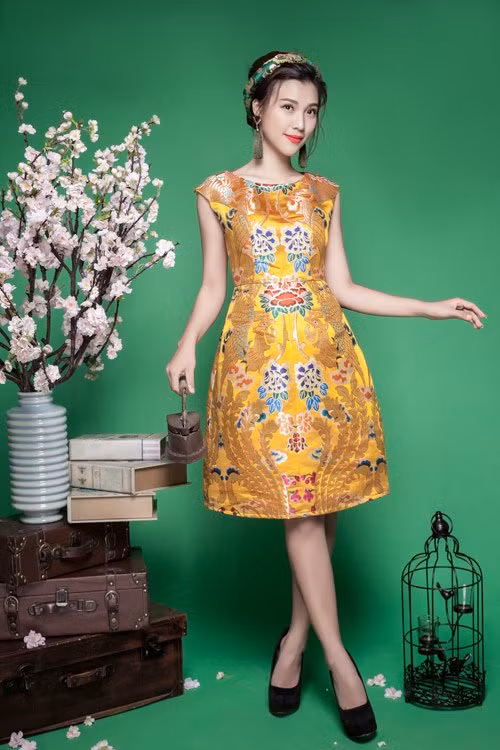 a hau hoang oanh goi y mix do cho phai dep dau xuan hinh anh 7