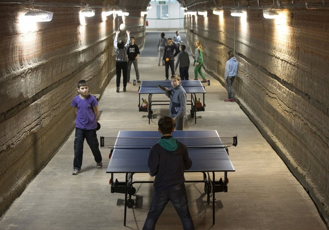 Trị liệu trong mỏ muối sâu trăm mét dưới lòng đất ảnh 9