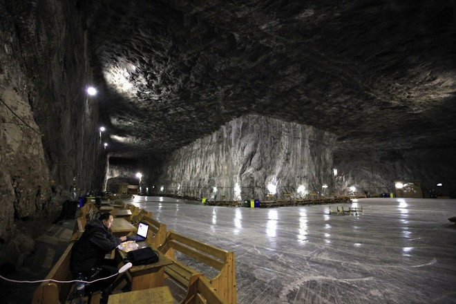 Trị liệu trong mỏ muối sâu trăm mét dưới lòng đất ảnh 10