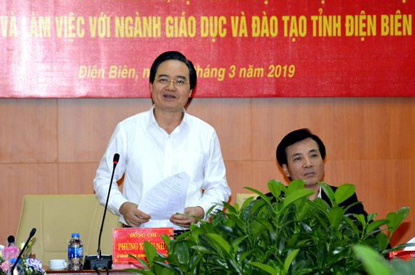 Bộ trưởng Phùng Xuân Nhạ phát biểu tại buổi làm việc với ngành GD&ĐT Điện Biên Bộ trưởng Phùng Xuân Nhạ phát biểu tại buổi làm việc với ngành GD&ĐT Điện Biên