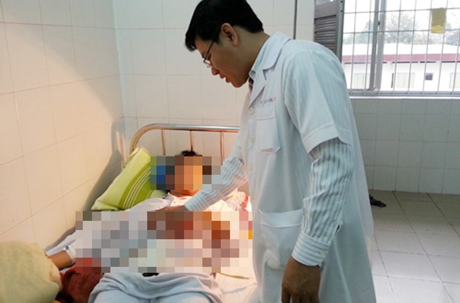 Nhập viện cấp cứu vì tự cắt tinh hoàn