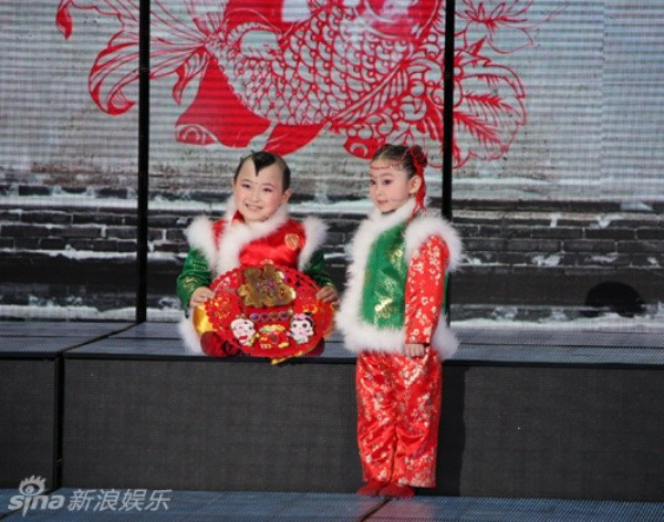 Hình ảnh cậu bé nhỏ nổi tiếng năm nào. Hình ảnh cậu bé nhỏ nổi tiếng năm nào.