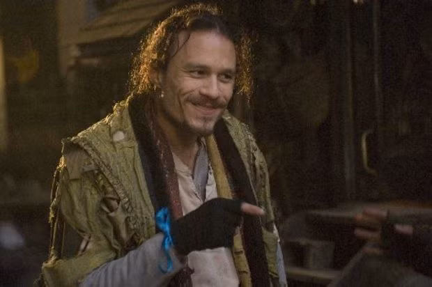 Loạt bom tấn Hollywood thành công dù diễn viên chính đã qua đời